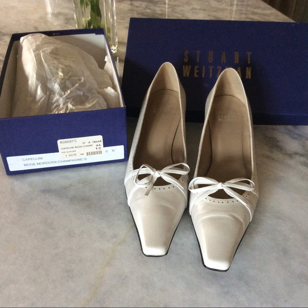 Stuart Weitzman Ivory Pumps 9AA